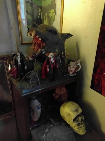 Musee des Vampires Et du Monde de l'Imaginaire