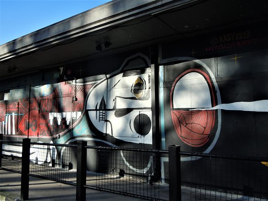 Fresque Homme Allonge