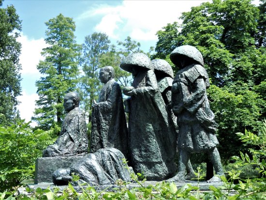 Les Statues de Pelerins Zen