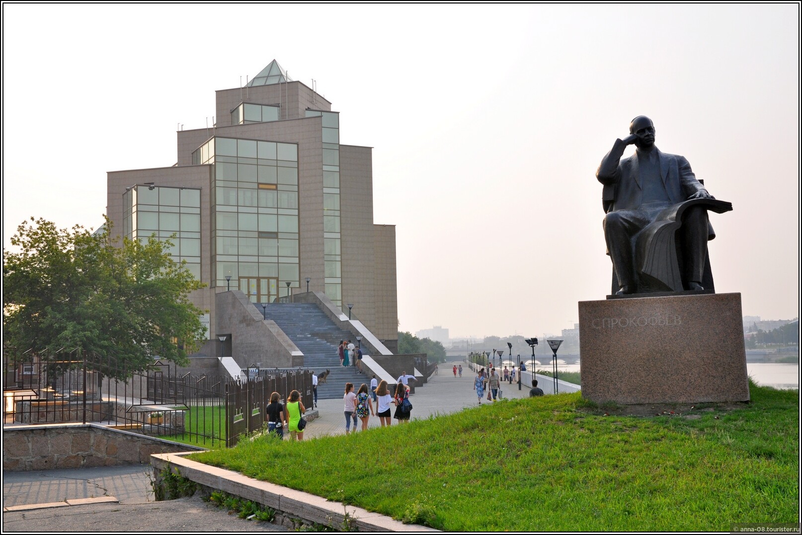 Monument to Osadchiy