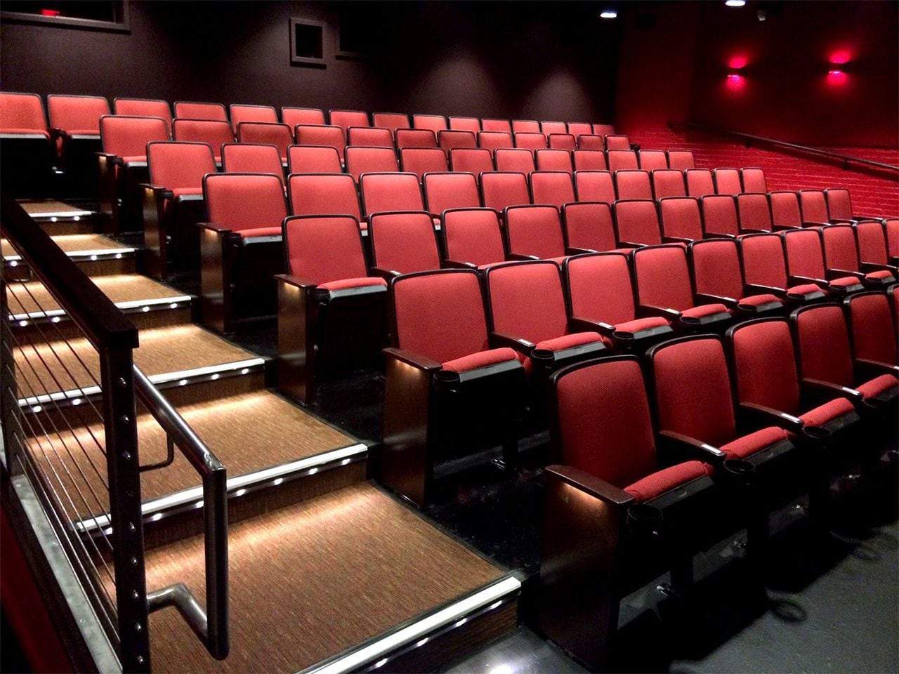 Movie Theater Naĭyral