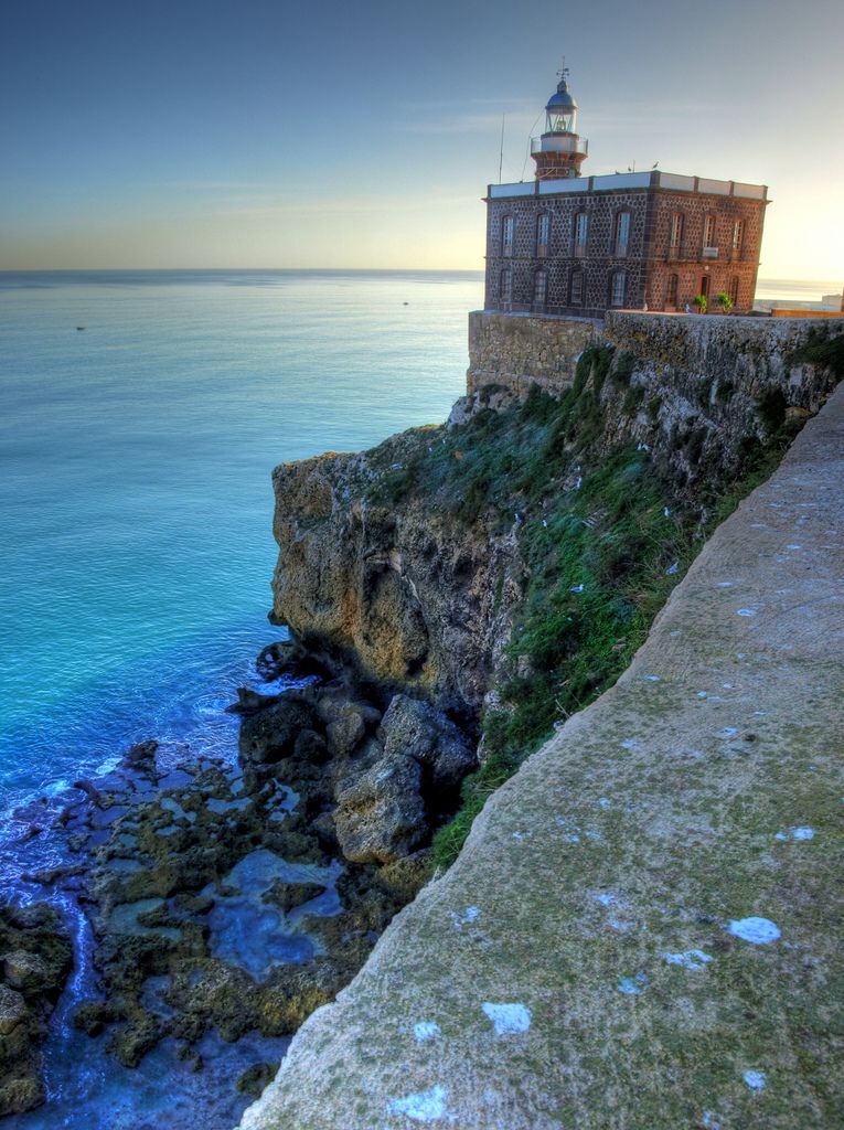 Faro de Melilla La Vieja