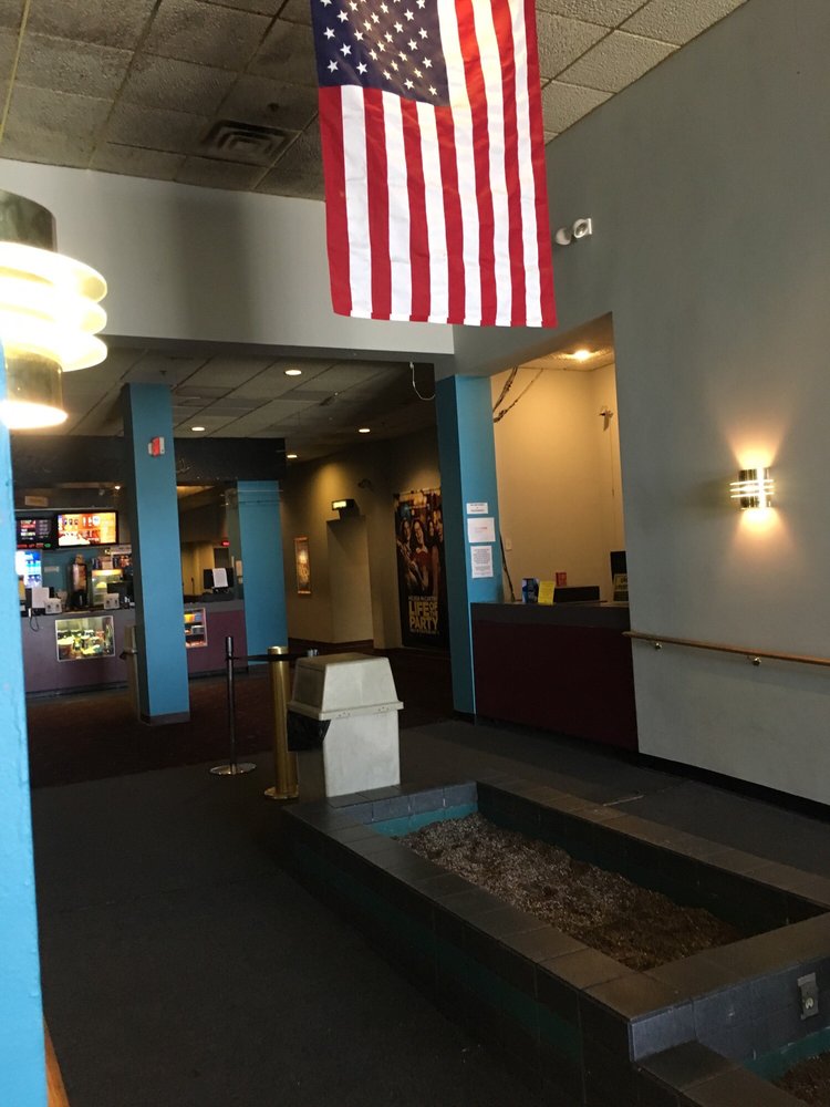 East Providence 10 Cinema