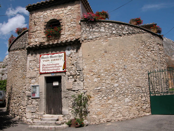 Musee municipal Yvon Gueret