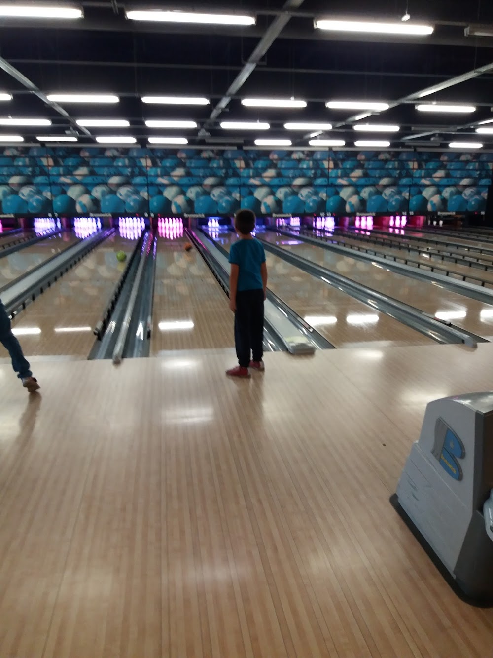 Center B.Bowl
