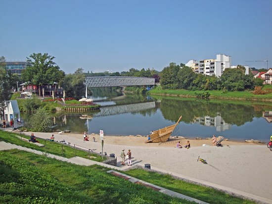 Badesteg m Neckar