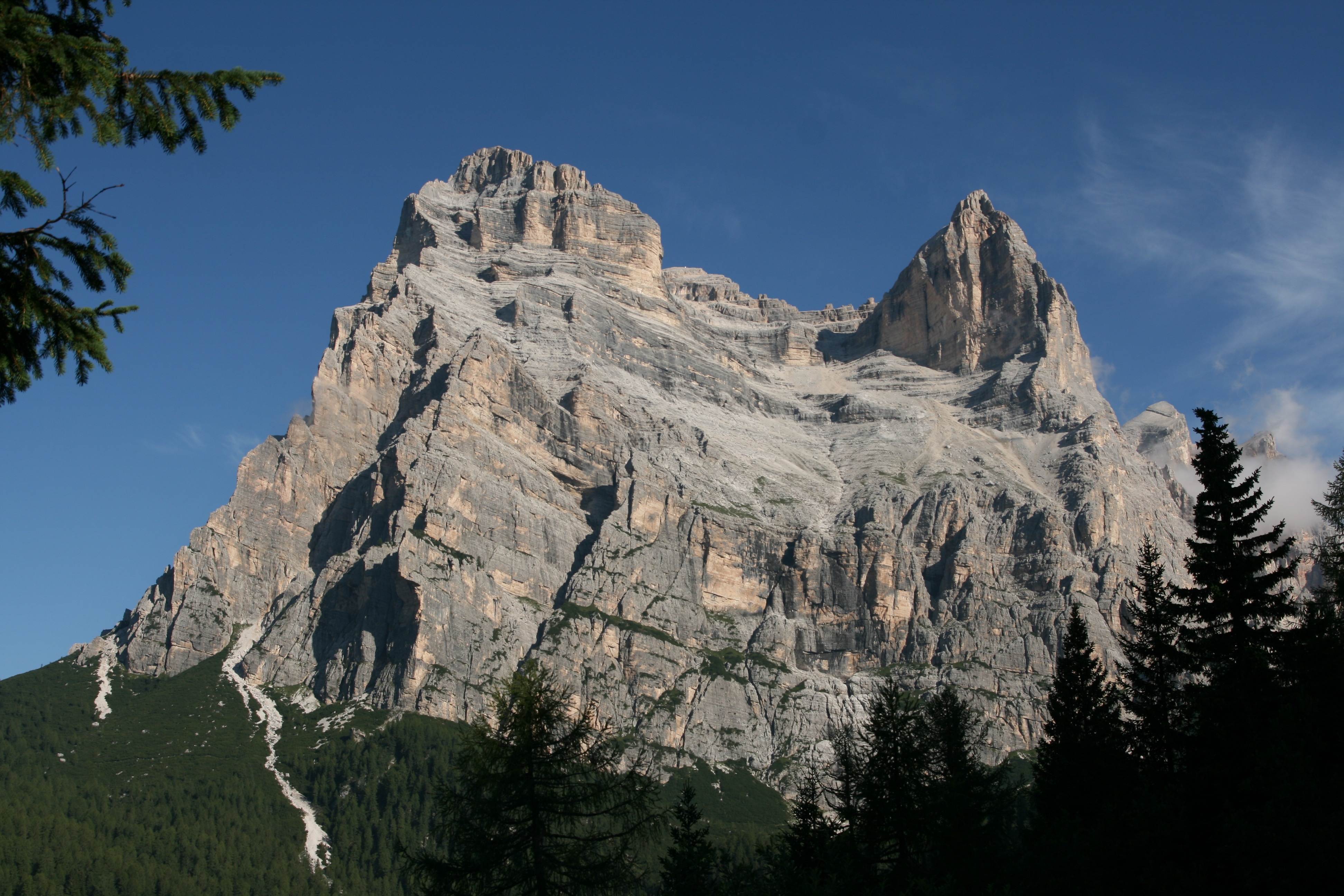 Trekking Il Rifugio Venezia e Le Orme dei Dinosauri