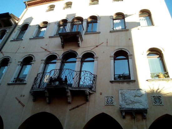 Via Mezzaterra