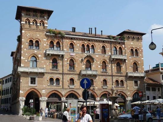 Piazza San Vito