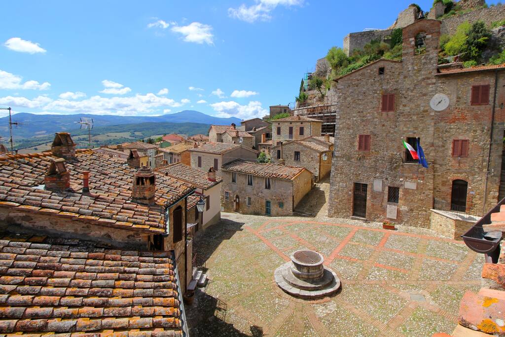 Piazza il Vecchietta