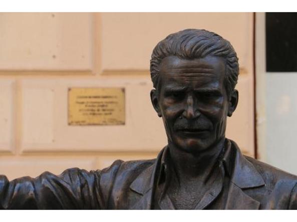 Statua del Commissario Montalbano