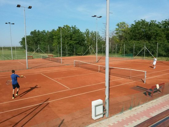 Teniski tereni Lukicevo