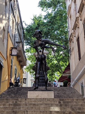 Monumento a Salvador Dali