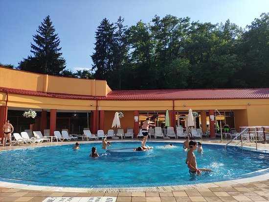 Piscina Parc Magura
