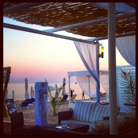 Marley Beach Lounge Bar