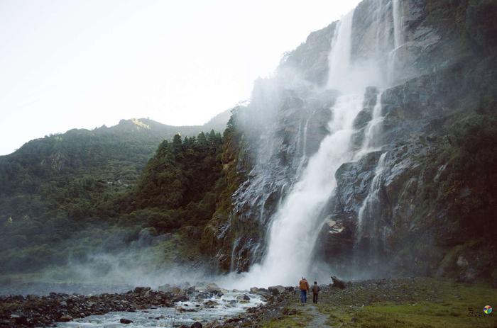 Nuranang Falls