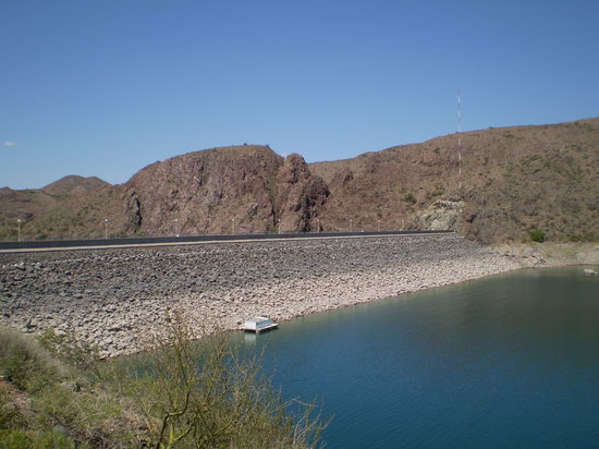 Los Reyunos Dam