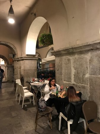 Picante Wine Bar