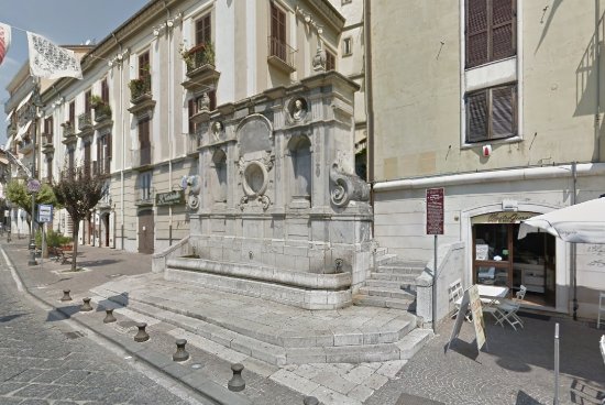 Fontana dei Caracciolo o di Bellerofonte