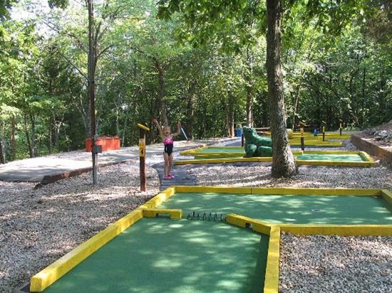 Yogibear Mini Golf Park