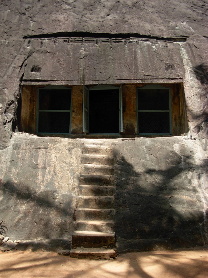 Thirunandhikarai Cave Temple