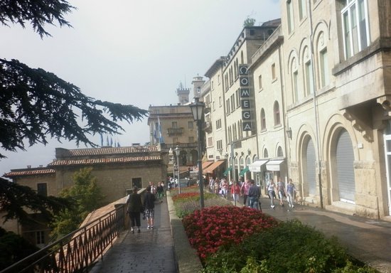 San Marino Outlet Market