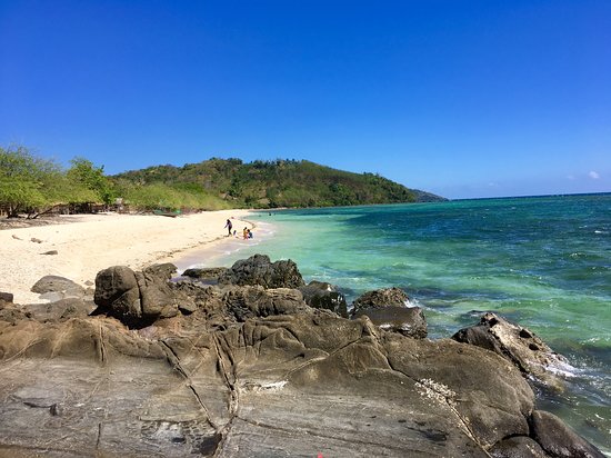 Buktot White Beach