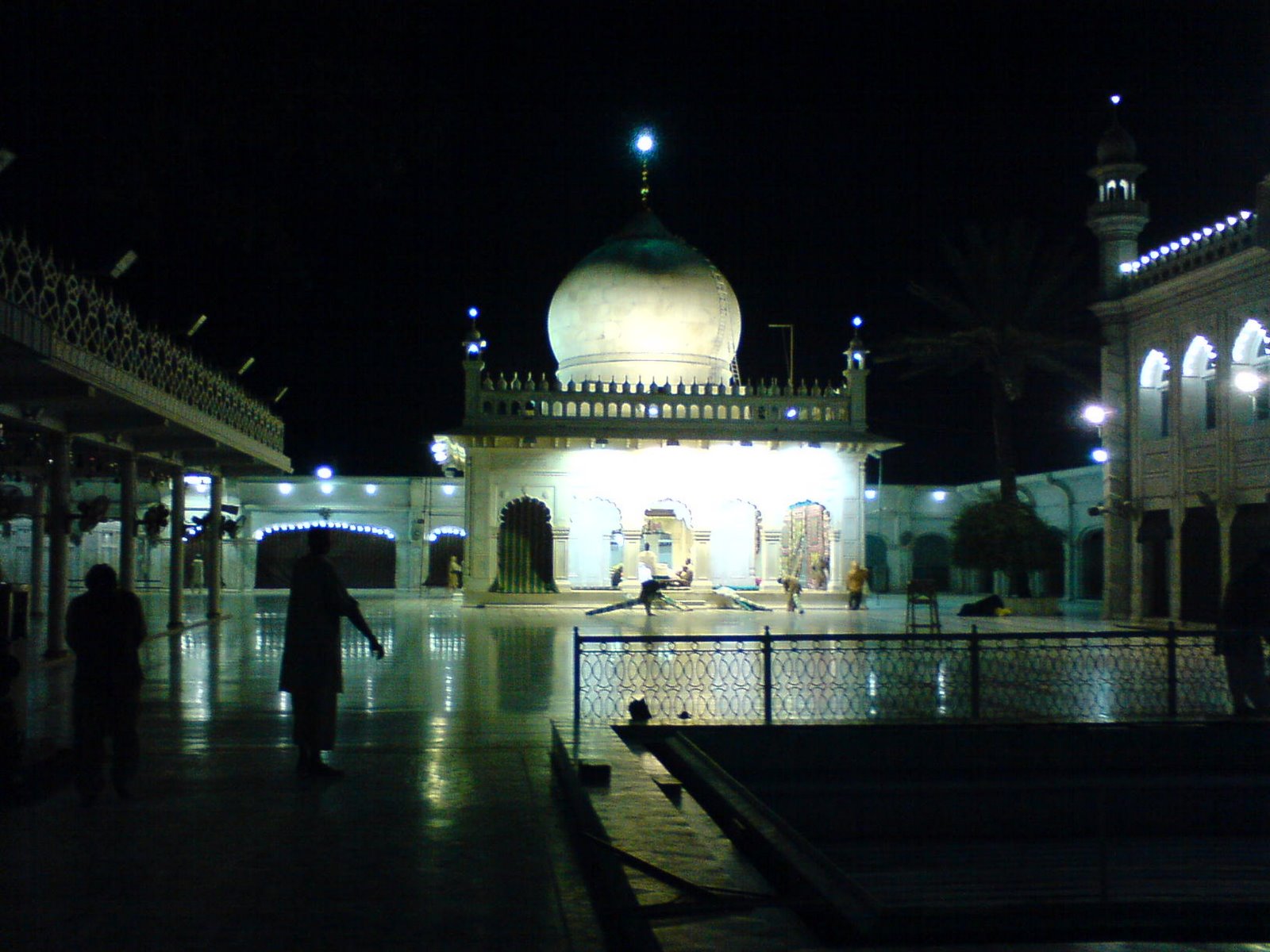 Hazrat Syed Sher Shah Wali's Shrine
