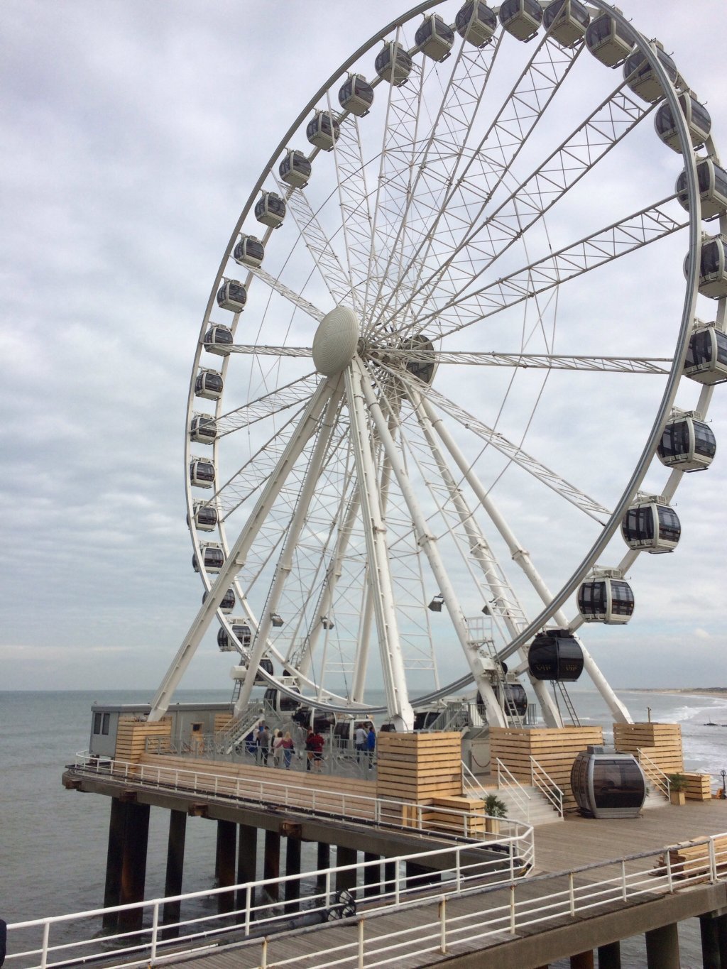 Skyview De Pier