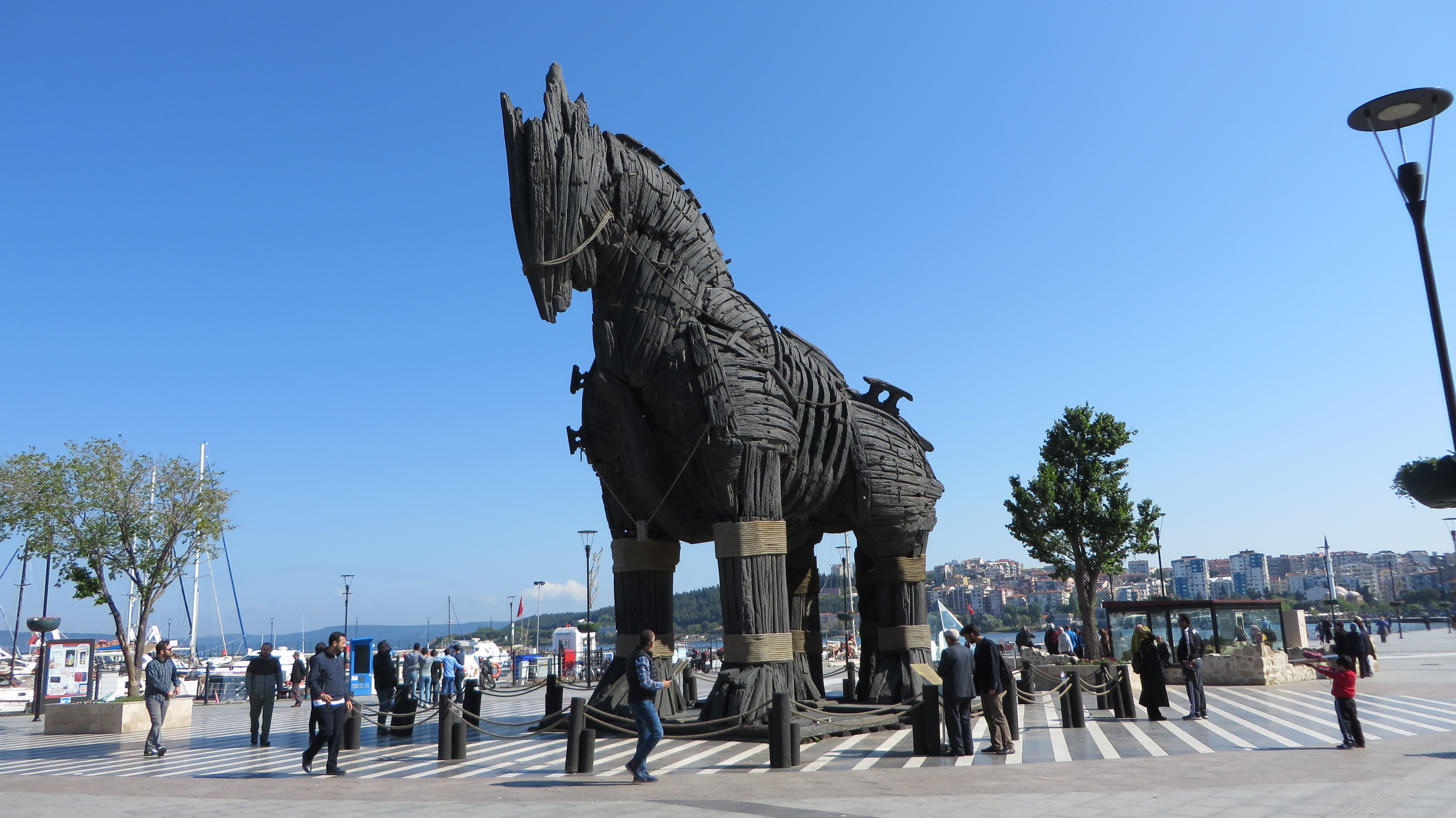 Canakkale Truva Heykeli