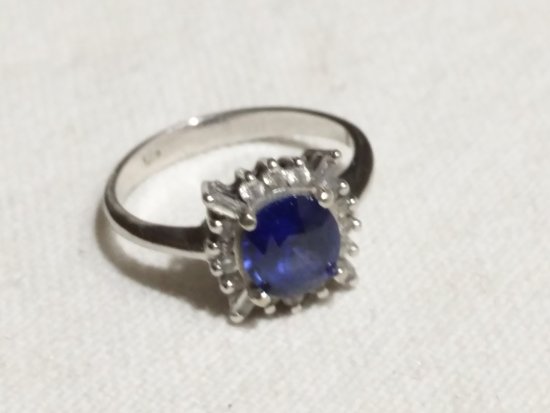 Ayesha Gems and Jewellers