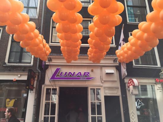 Bar Lunar