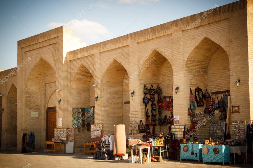 Taqi-Telpakfurushon Market