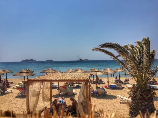Kaliva Beach Bar