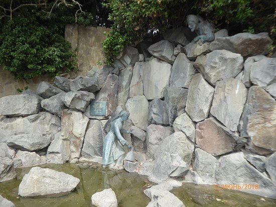 Sculpture Girl Arzy and Thieve Ali Baba