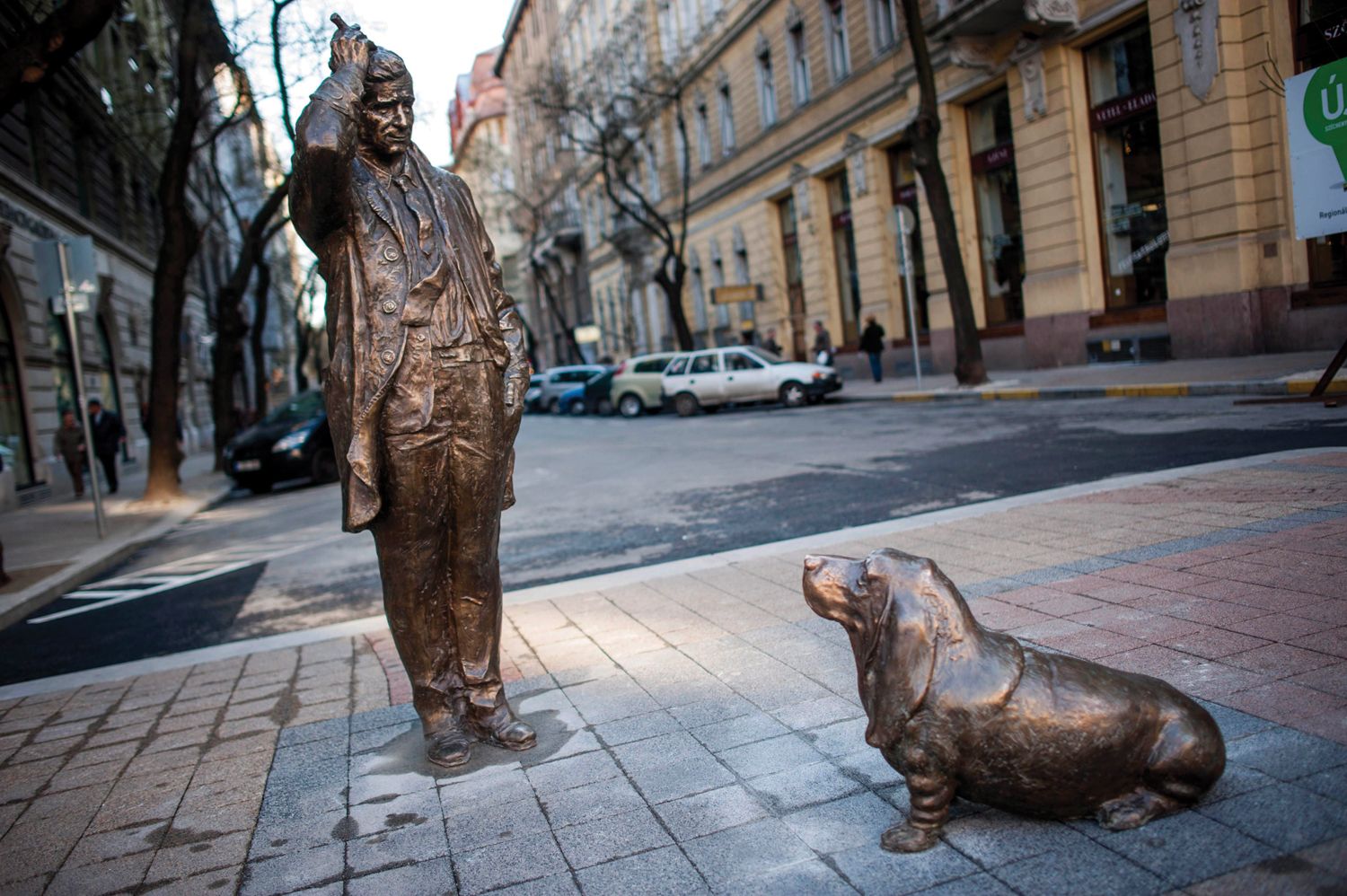 Columbo Statue