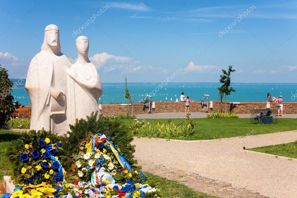 Statue of King Andrew