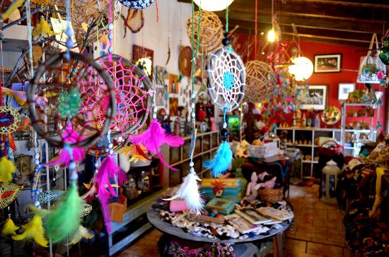 Los Milagros Galeria