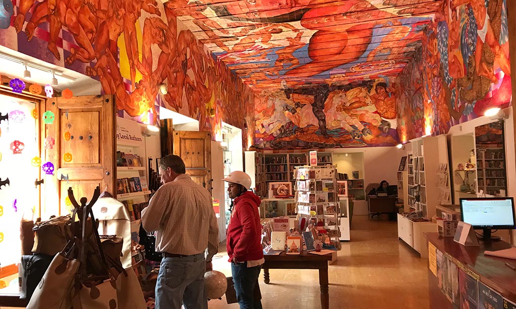 Public Library (Biblioteca Publica)