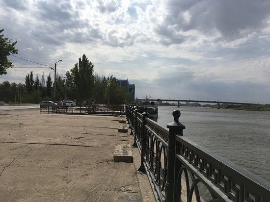Komsomolskaya Embankment