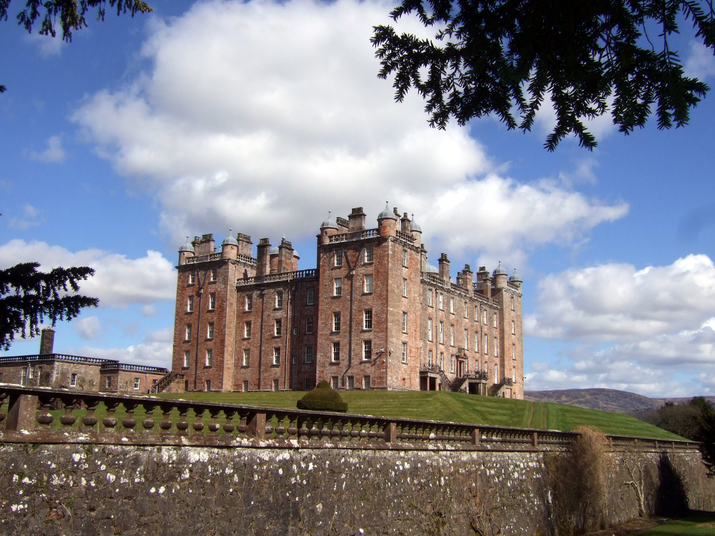 Drumlanrig Castle