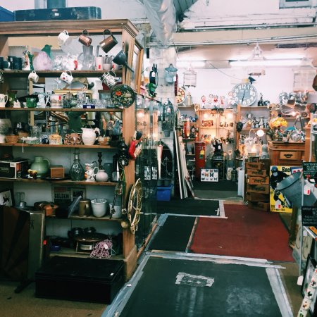 Snooper's Paradise Antiques
