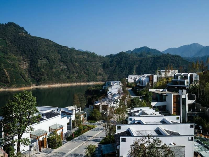 Longzhu Lake Scenic Resort