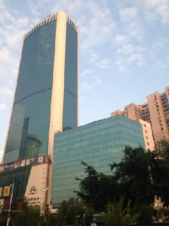 New world department Store (Center)