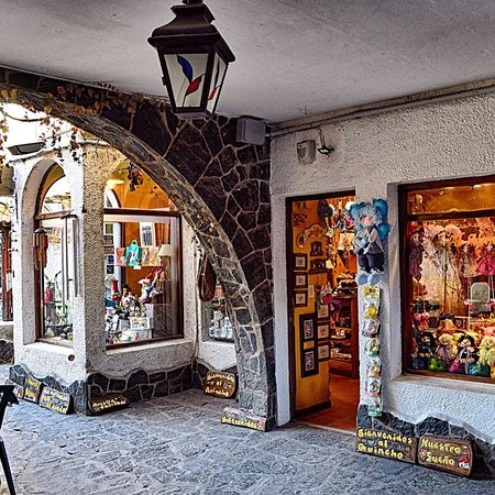 Hesse Artesanias, Regalos Y Regionales
