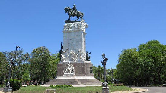 Monumento al General Urquiza