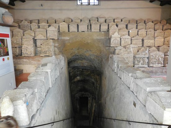 Ipogeo dei Volumni e Necropoli del Palazzone