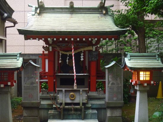 Hannoki Inari Shrine