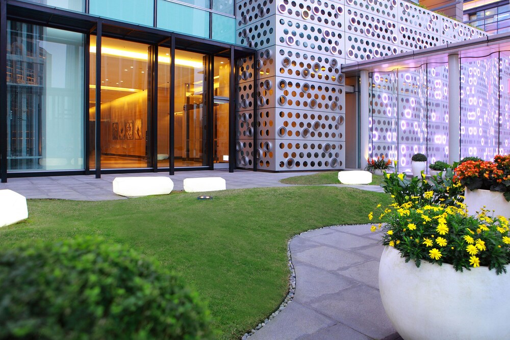 Iso House