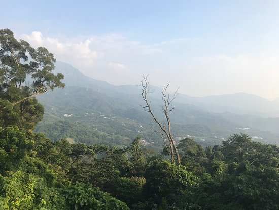 Guanzi Hill (Guan Zi Ling)